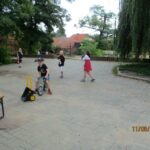 Bewegungsspiele auf dem Schulhof